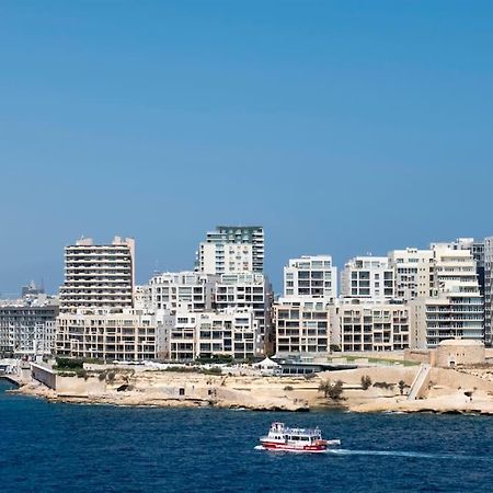 Vallettastay - Harbor View Gem- Sea View 1 Bed Apt Bagian luar foto